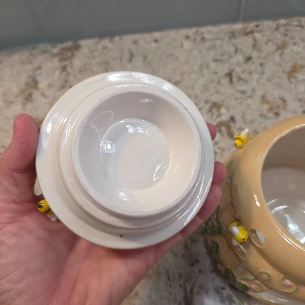 Vintage PartyLite Bee Hive Ceramic Wax Warmer Tea Light Holder Garden Bumble Bee
